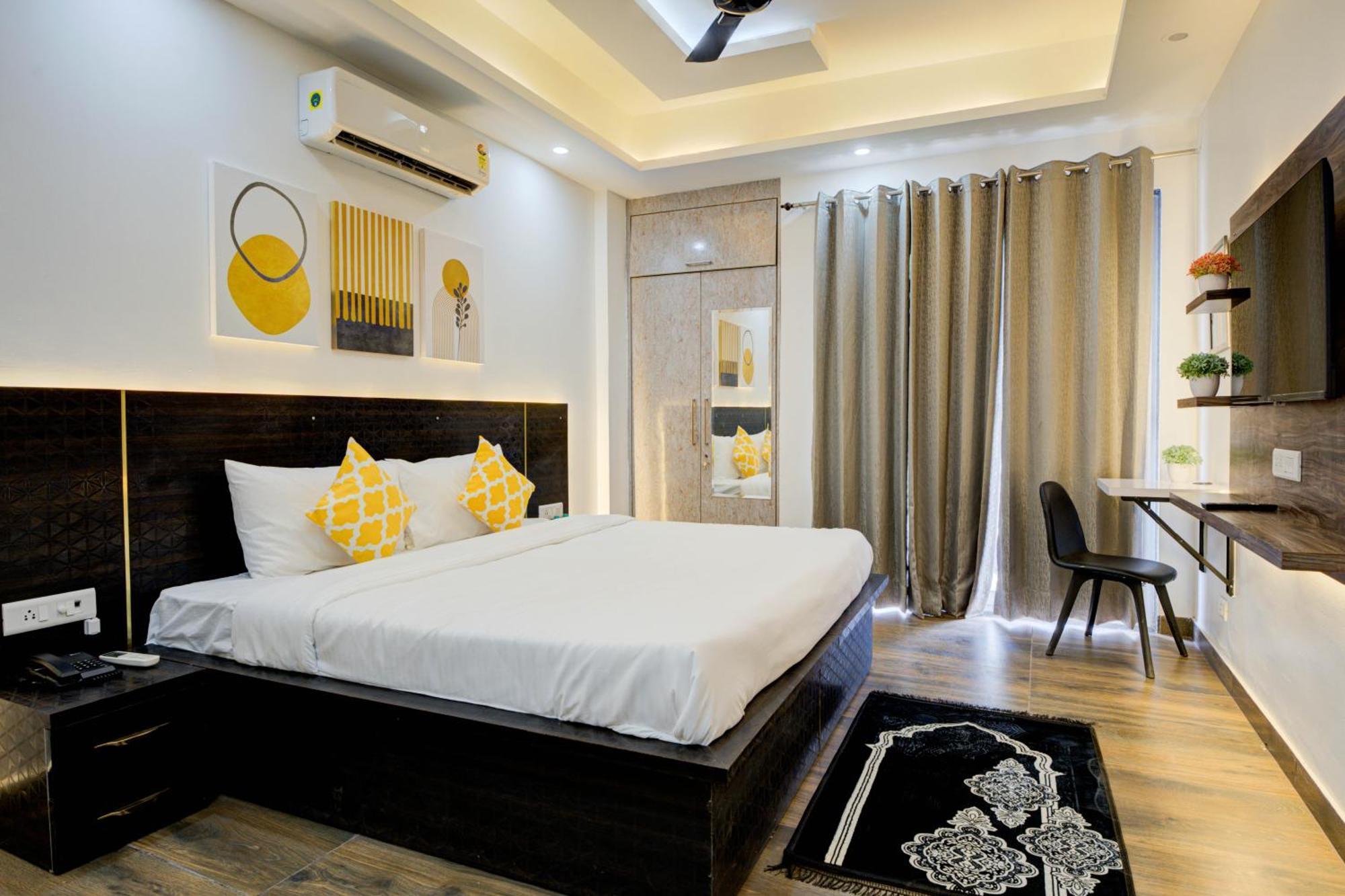 The Empire Studioz Hotel Golf Course Road Studio With Kitchen & Balcony One Horizon Center Paras Hospital Cyber City Gurgaon Exterior photo